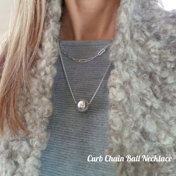 Sterling Silver Floating Ball Pendant Necklace Stamped 925 - Picture 2 of 2